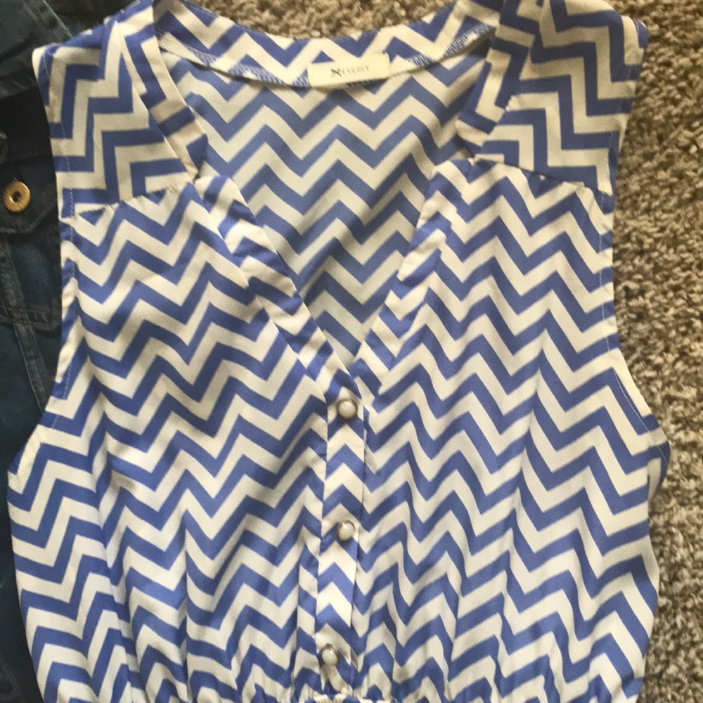 Lot of 3 woman’s clothing - Picture 2 of 5